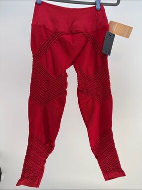 NUX Red Textured High-Waist Leggings
